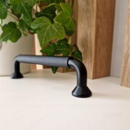 GTV Uchwyt meblowy STRUCTURE L=147mm, C=128mm czarny mat 1szt